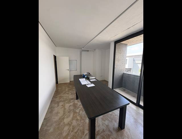 12M² SERVICED OFFICE TO LET IN BALLITO CENTRAL